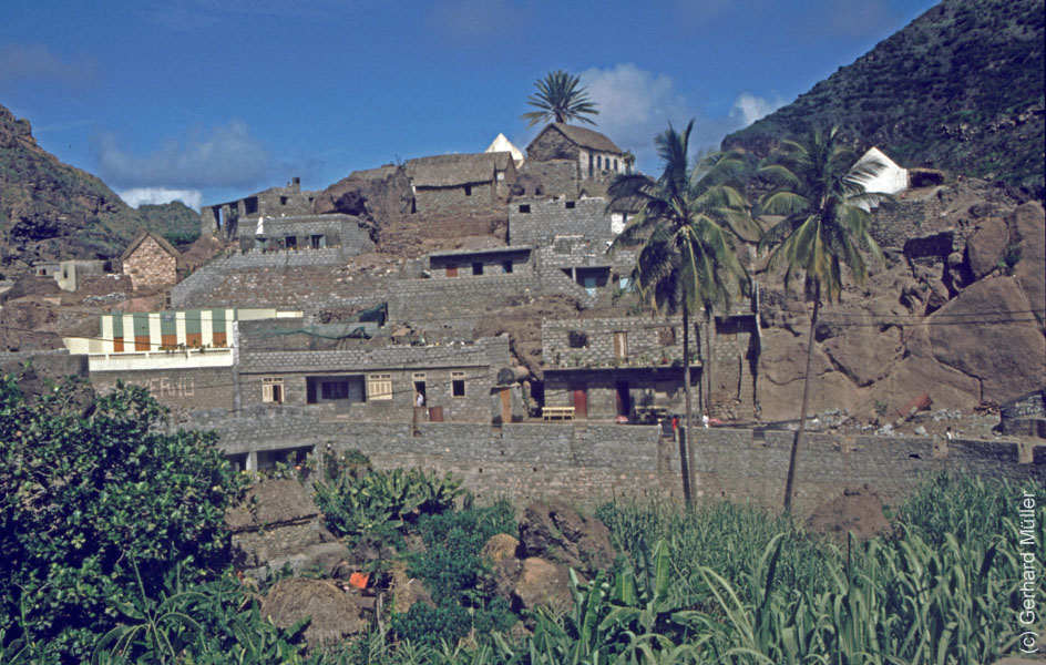 6_CapVerde_1994_Cova-Krater_036