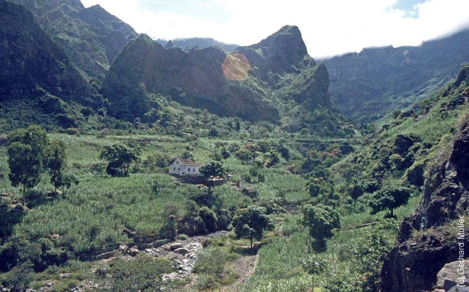 6_CapVerde_1994_Cova-Krater_037